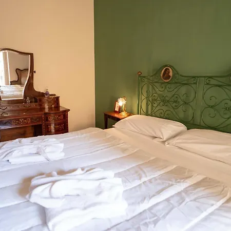 Un Salto Al Vomero By Dimorra * Neapel