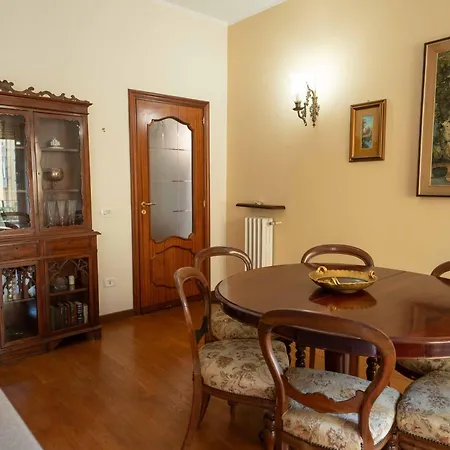 Apartment Un Salto Al Vomero By Dimorra Neapel