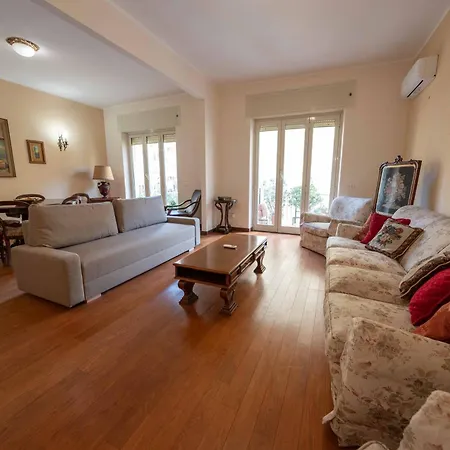 Un Salto Al Vomero By Dimorra